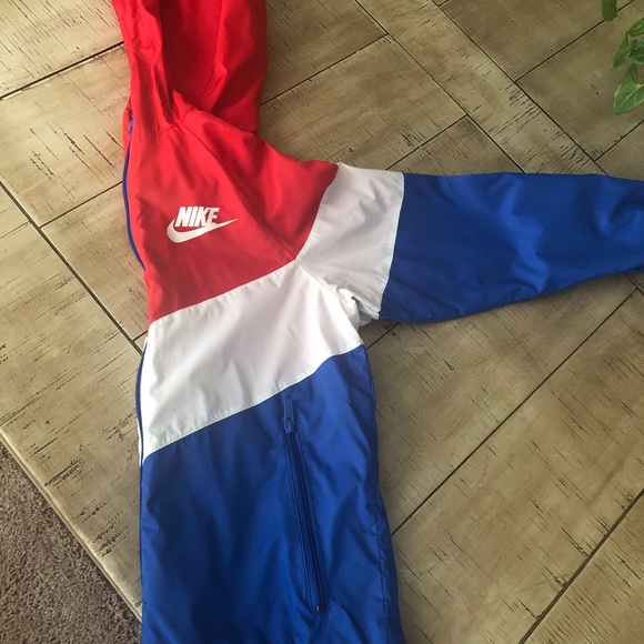 Boys size Large NIKE windbreaker - Picture 3 of 4